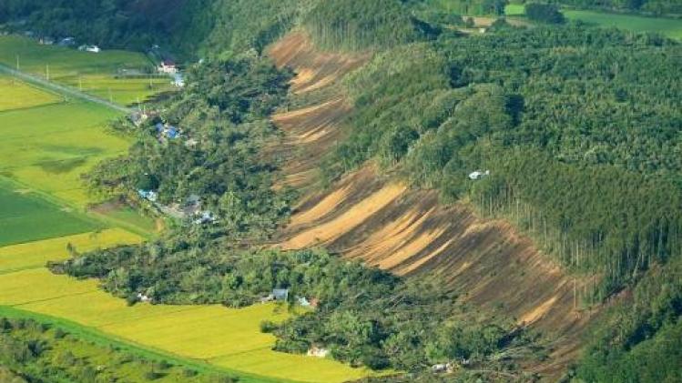 Japon: glissements de terrain et disparus après un fort séisme à Hokkaido