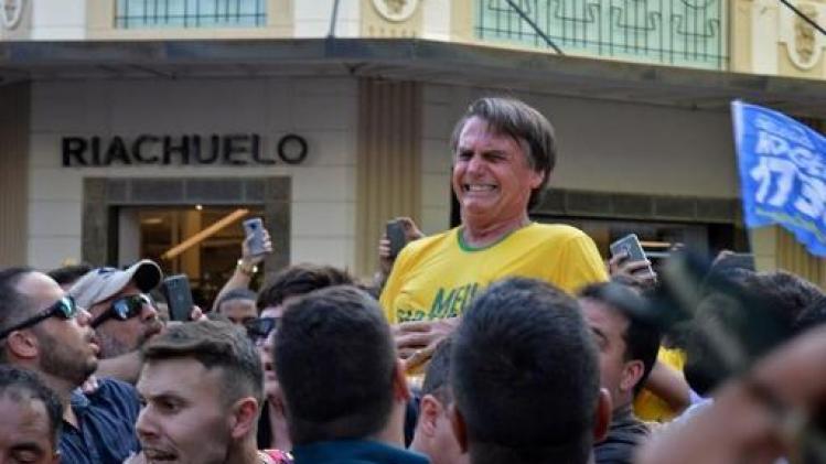 Brésil: le candidat d'extrême droite Bolsonaro grièvement blessé, selon son fils