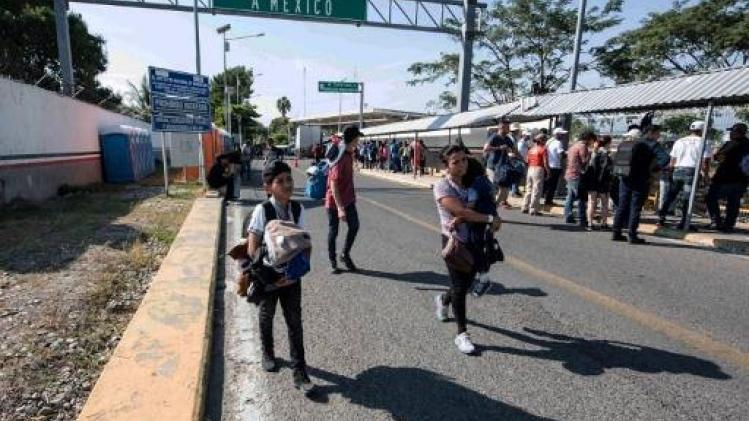 Caravane des migrants - De premiers groupes passent la frontière mexicaine