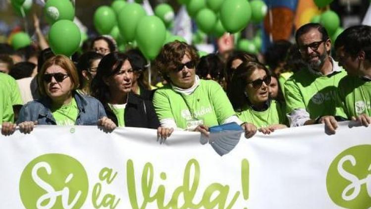 Des milliers d'Espagnols défilent à Madrid contre l'avortement