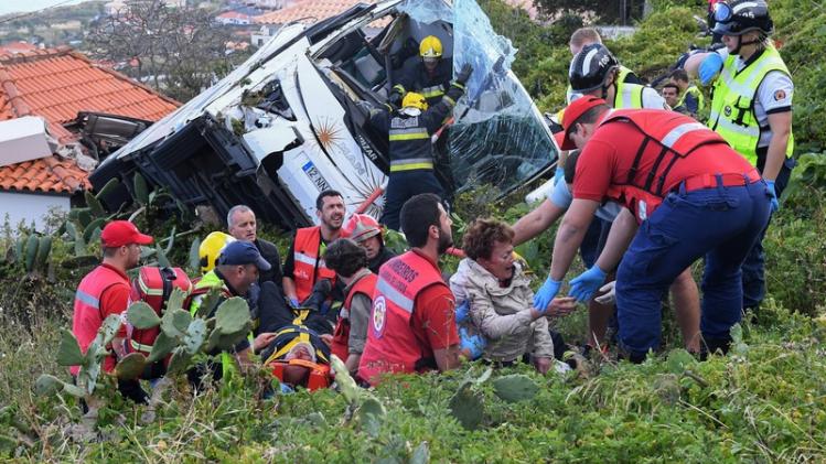 Un accident de bus provoque la mort de 29 touristes à Madeire