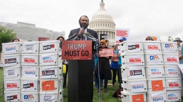 Activists deliver petition to Congress urging the start impeachment proceedings