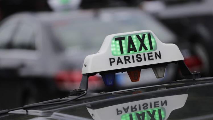FRANCE-TRANSPORT-PROTEST-TAXIS-LAW