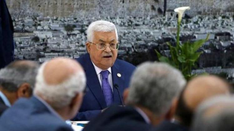 Le président palestinien licencie tous ses conseillers sur fond de crise budgétaire