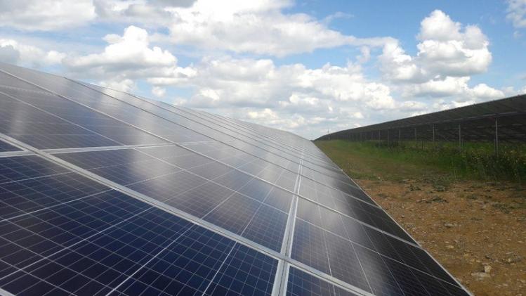 Carmeuse inaugure un parc photovoltaique de 8.800 panneaux a Aisemont