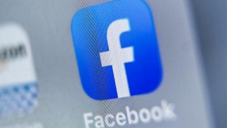 Respect de la vie privée: Facebook suspend des dizaines de milliers d'applications