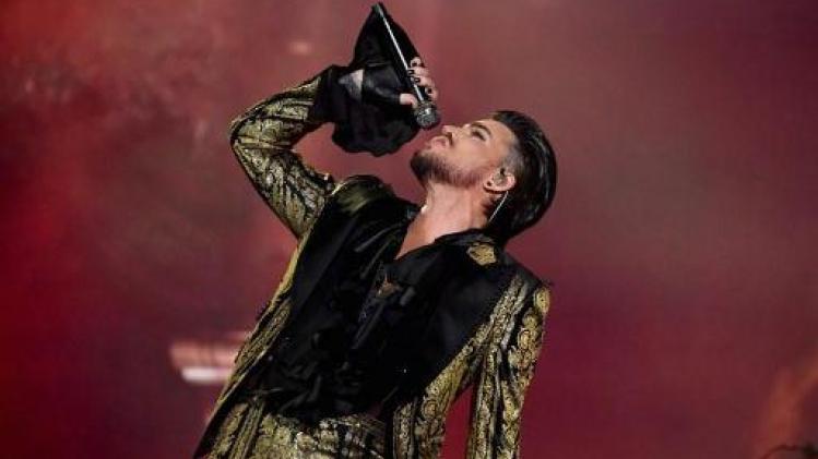 Queen joue pour la bonne cause avec l'"American Idol" Adam Lambert au micro