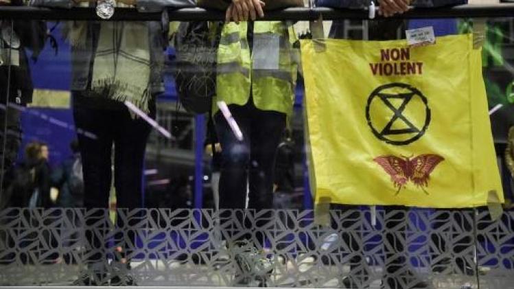 Climat: un centre commercial parisien occupé toute la nuit par Extinction Rebellion