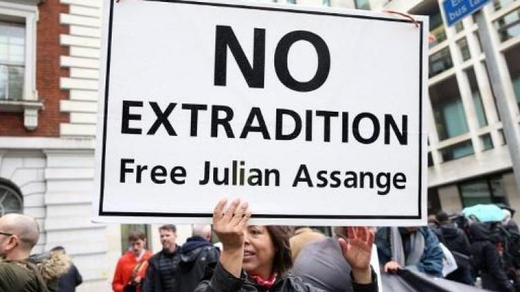 Le traitement infligé à Assange met sa vie "en danger"