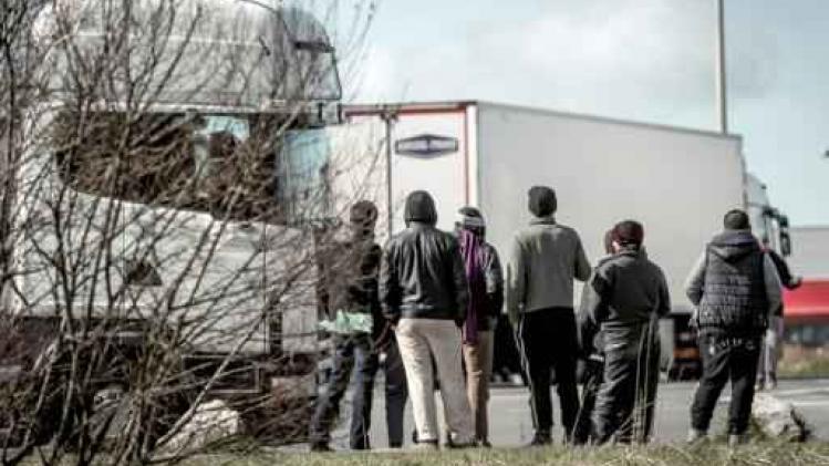 Crise des migrants - Mort accidentelle d'un migrant à Calais, nouvelles intrusions sur la rocade portuaire