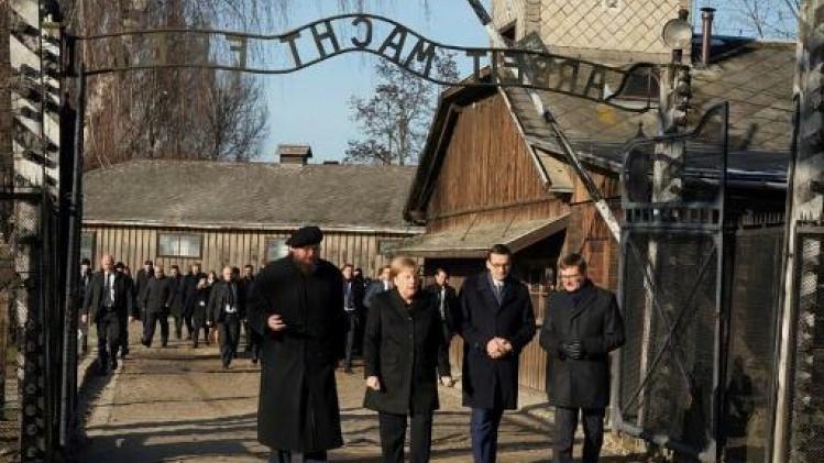 La chancelière allemande Angela Merkel à Auschwitz pour la première fois