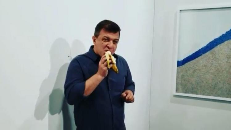 Maurizio Cattelan : quand une banane scotchée sur un mur est