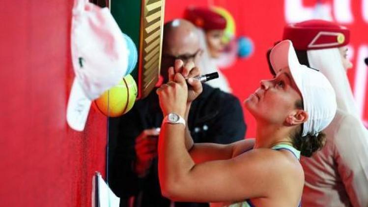 Ashleigh Barty, numéro 1 mondiale, rejoint les quarts de finale à Melbourne