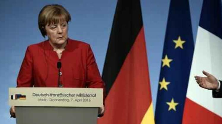 Crise des migrants - Merkel répond aux critiques du Premier ministre français