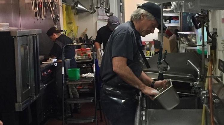 90085963_1059544381071349_102426471759484890_n