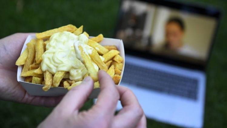 ILLUSTRATIONS CORONA VIRUS MEASURES LIVESTREAM FESTIVAL