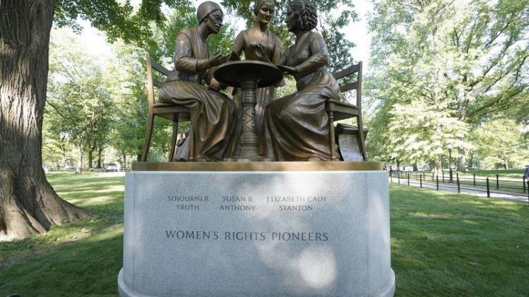 US-NEW YORK-WOMANS RIGHT STATUE