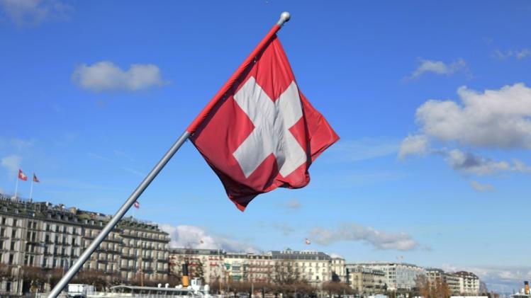 SUISSE - GENEVA - SWISS FLAG