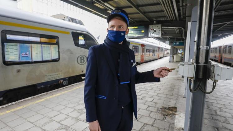 TRAIN NMBS SNCB NEW UNIFORMS