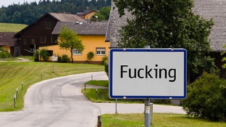 640px-City_limit_sign_of_Fucking,_Austria