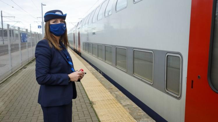 TRAIN NMBS SNCB NEW UNIFORMS