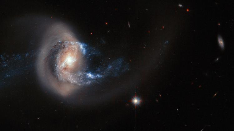 SPACE-VIEW-NGC 7714-SPIRAL-GALAXY