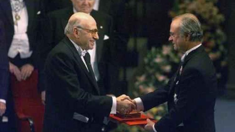 Décès du lauréat du prix Nobel de chimie Walter Kohn