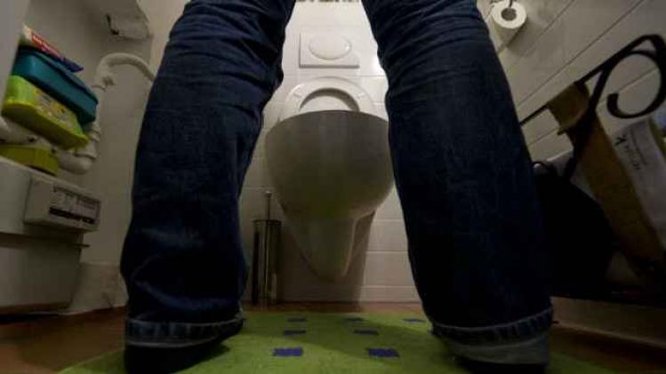 Le pisse-debout, un accessoire permettant aux femmes d'uriner