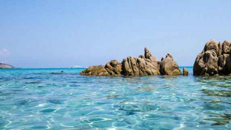 Isola di Mal di Ventre debutesq (3)