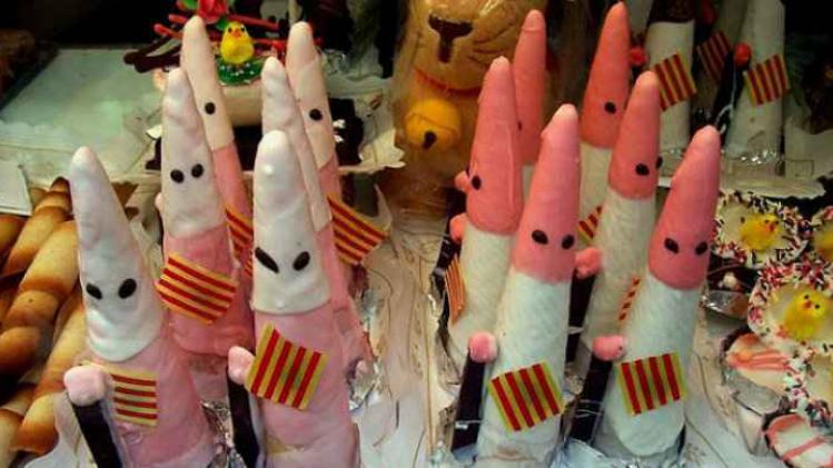 En-2014-le-Ku-Klux-Klan-recrute-avec-des-sacs-de-bonbons_w670_h372