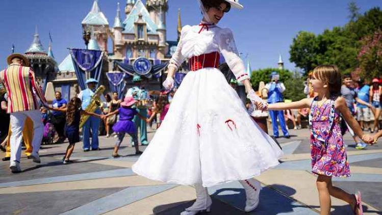 Mary Poppins dances at Disneyland