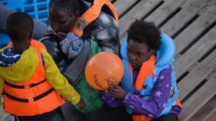 Crise des migrants - Partenariat entre les gardes-côtes italiens et l'Unicef pour les mineurs