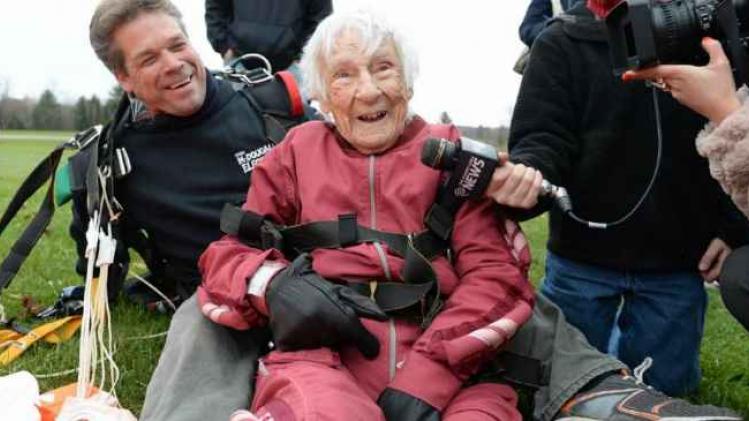 centenarian-skydiver
