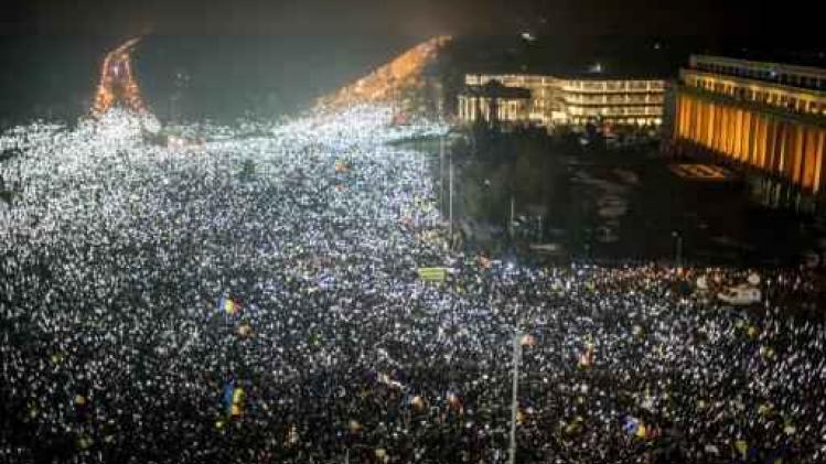 Roumanie: 500.000 manifestants malgré le recul du gouvernement