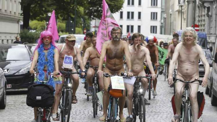 BRUSSELS CYCLONUDISTA WORLD NAKED BIKE RIDE