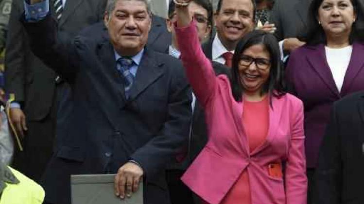Crise au Venezuela - L'opposition boycotte la cérémonie de prestation de serment des gouverneurs
