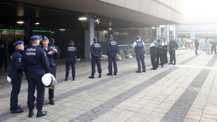 BRUSSELS NORTH STATION POLICE CONTROL REFUGEES