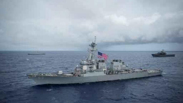 Collision accidentelle entre un destroyer américain et un remorqueur japonais