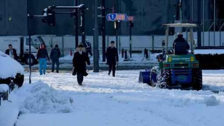 Chaos dans les transports japonais à cause de la neige