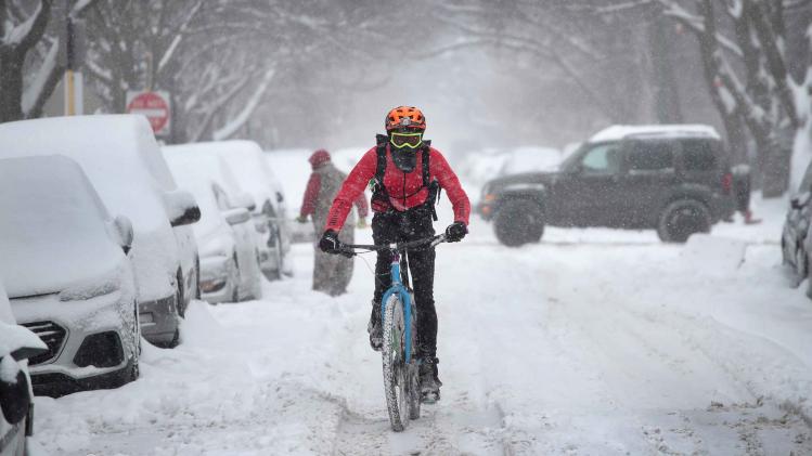 Winter Storm Brings Over 6 Inches Of Snow To Chicago