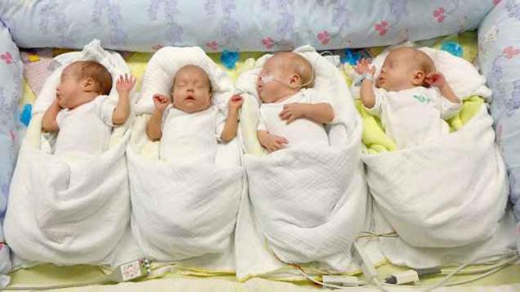 2B6FBBB700000578-3200884-Controversy_Annegret_s_decision_to_become_pregnant_again_at_such-a-10_1439822579633