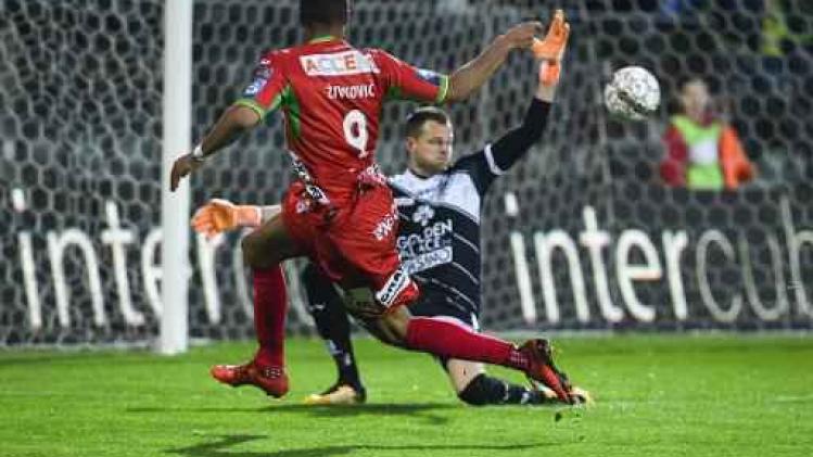 Jupiler Pro League - Un doublé de Richairo Zivkovic pour Ostende insuffisant face à Saint-Trond