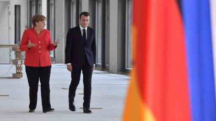 Macron insiste auprès de Merkel sur la "solidarité" en zone euro