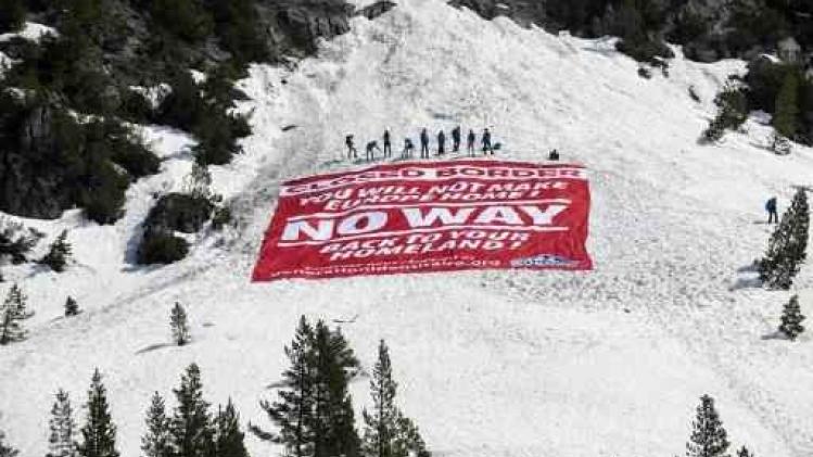 France: des militants d'extrême droite bloquent un col alpin, lieu de passage de migrants