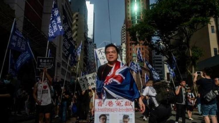 Hong Kong: des milliers de manifestants malgré la pression croissante des autorités