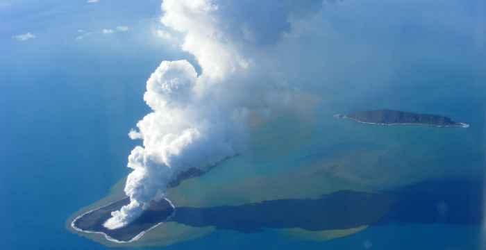 Volcan-Tonga.jpg