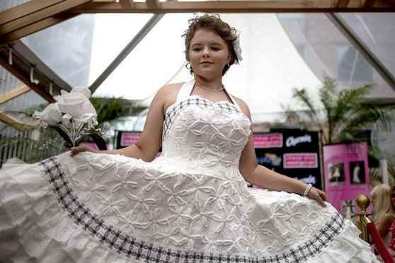 Robe de mariée en papier 2025
