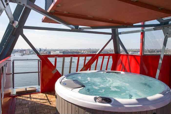 hotel-grue-jacuzzi.jpg