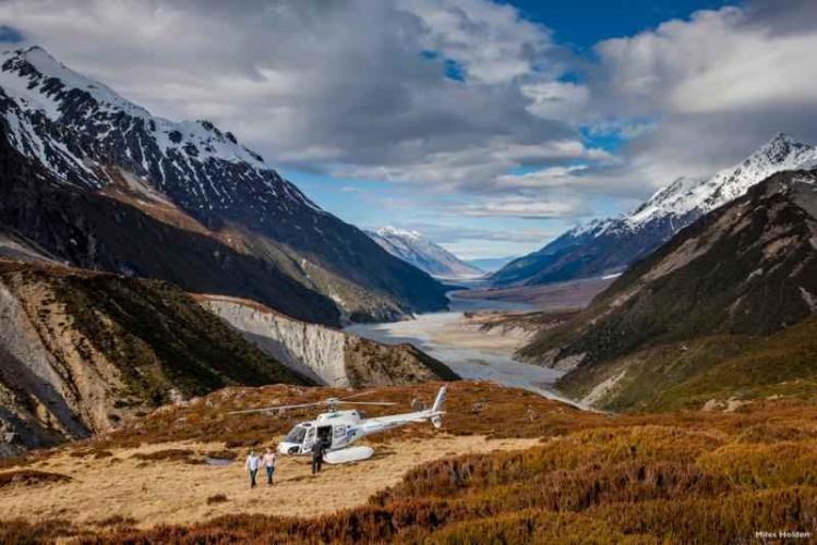 new_zealand_helicopter_ride_glacier_journey_helicopter_flight.jpg