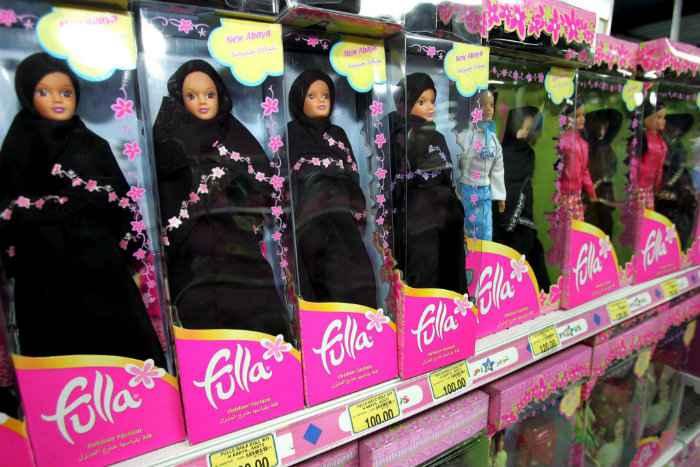 Fulla vs Barbie : la poupée qui fait non ! – Culture et politique arabes